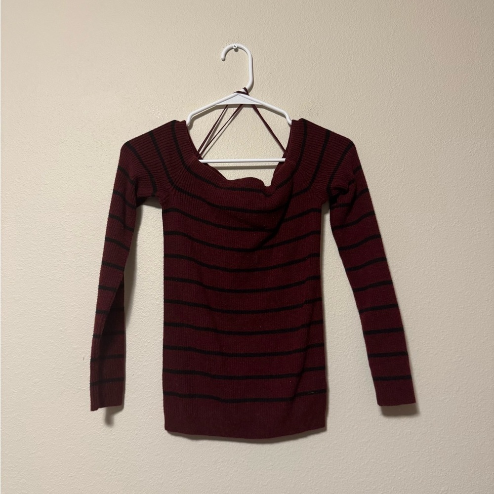 American Eagle Outfitters Burgundy and Black Knit Sweater